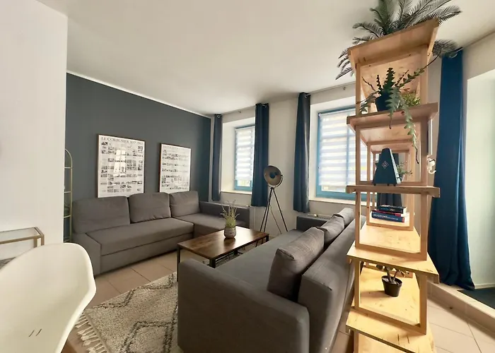 Spacious 70sqm Sleeps 6 Free Parking *