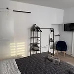 Spacious 70sqm Sleeps 6 Free Parking Apartament Berlin