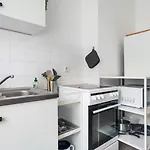 アパート Spacious 70sqm Sleeps 6 Free Parking ベルリン