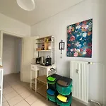 Spacious 70sqm Sleeps 6 Free Parking Apartament Berlin
