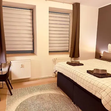 Spacious 70sqm Sleeps 6 Free Parking * Berlín