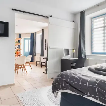 Spacious 70sqm Sleeps 6 Free Parking * Berlín