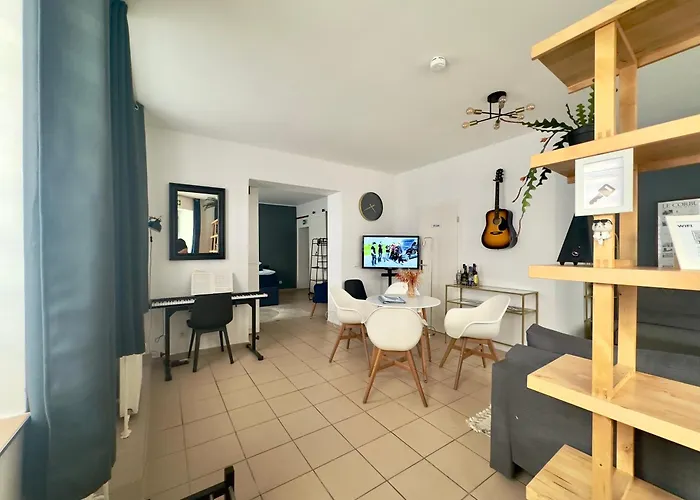 Spacious 70sqm Sleeps 6 Free Parking Apartament Berlin