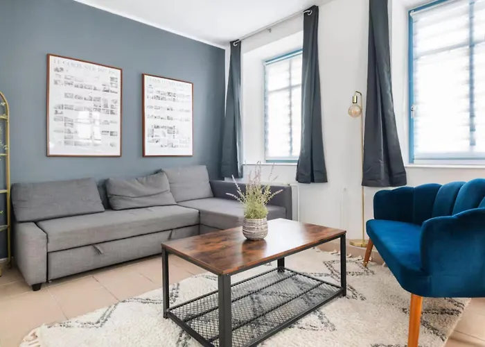 Spacious 70sqm Sleeps 6 Free Parking