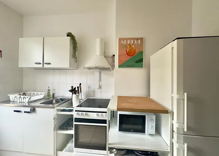 公寓 Spacious 70sqm Sleeps 6 Free Parking *