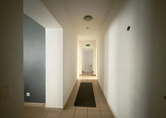 Spacious 70sqm Sleeps 6 Free Parking *