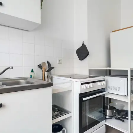 Daire Spacious 70sqm Sleeps 6 Free Parking Berlin