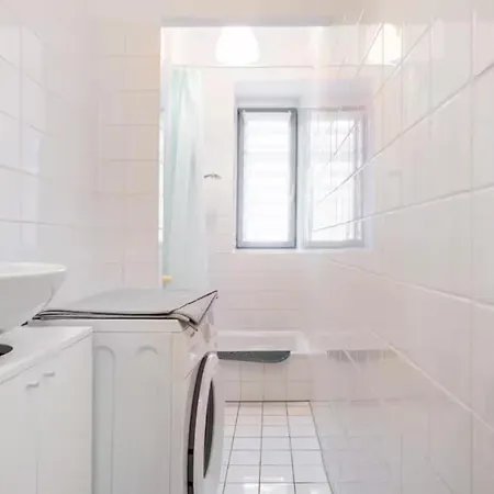 Daire Spacious 70sqm Sleeps 6 Free Parking