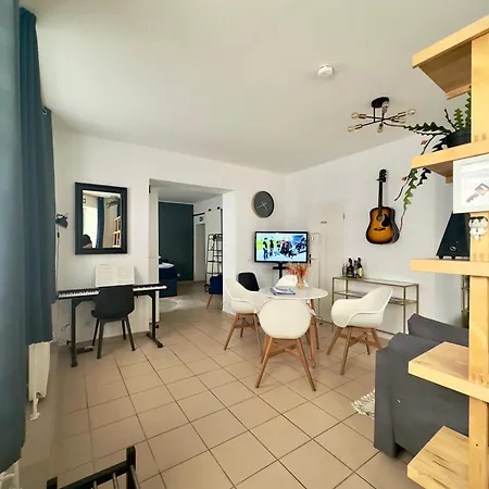 Spacious 70sqm Sleeps 6 Free Parking Apartman Berlin