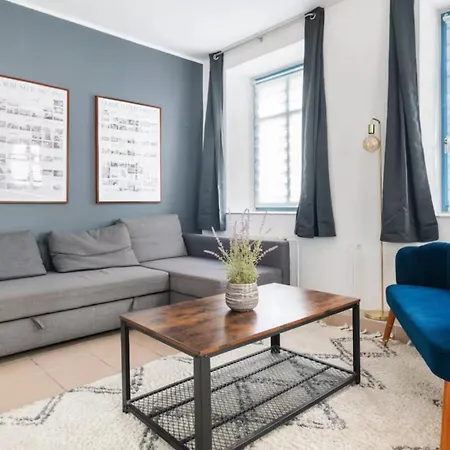 Spacious 70sqm Sleeps 6 Free Parking