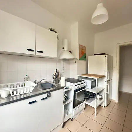 Spacious 70sqm Sleeps 6 Free Parking *